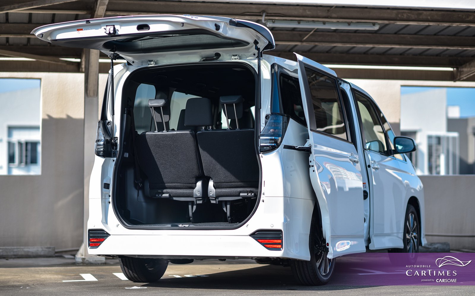Toyota Voxy 1.8 S-Z Hybrid photo 7